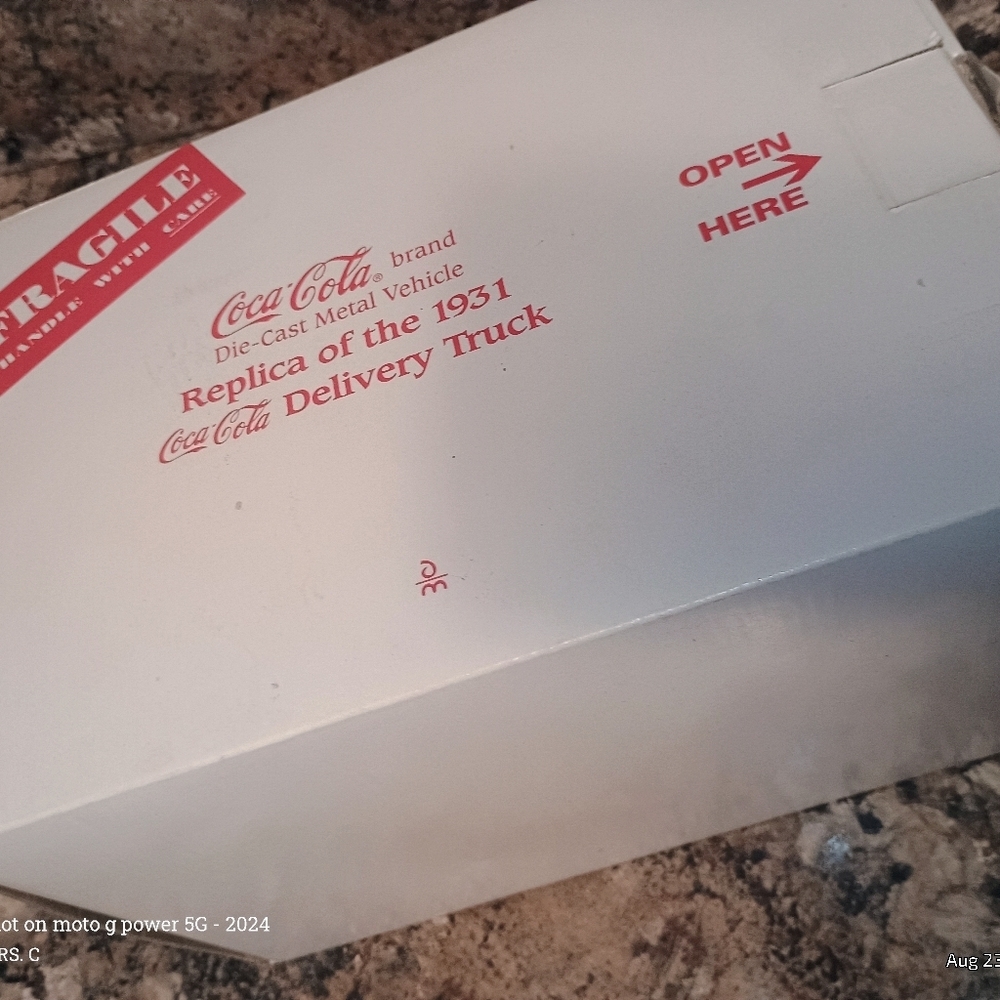 Coca-Cola diecast metal vehicle replica of a 1931 Coke - Picture 5 of 10